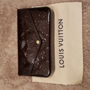 Lv Felicie pochette vernis leather